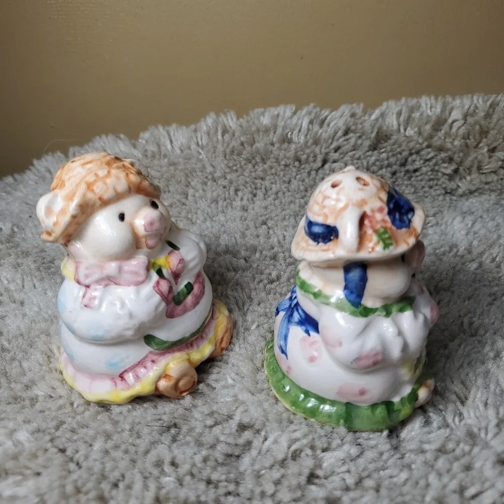 Unbranded OS Salt and Pepper Shakers Unisex Multi Pig Ceramic Vintage Farmhouse